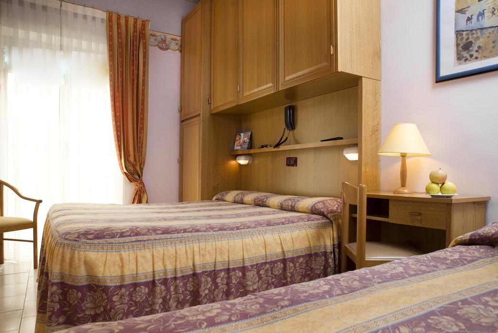 Hotel Kennedy Rimini Ngoại thất bức ảnh