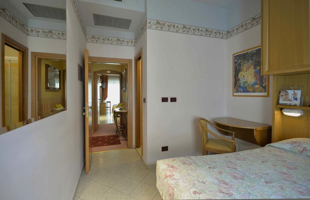 Hotel Kennedy Rimini Ngoại thất bức ảnh